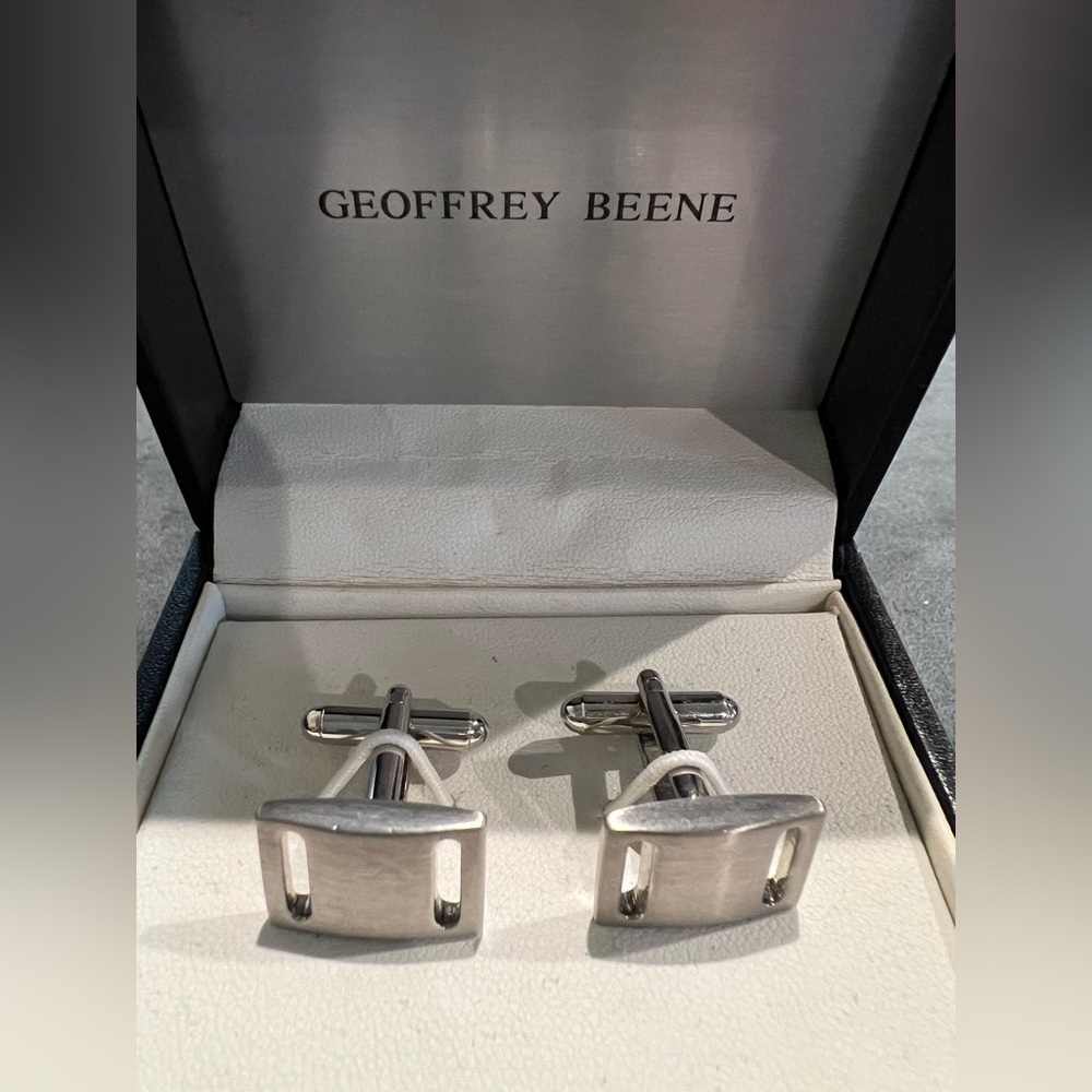 Geoffrey Beene Silver Cufflinks, like new, only worn once